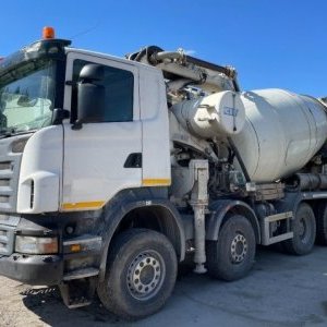 foto pumi 32m pumpa+mix beton CIFA 8x4 Scania domíchávač