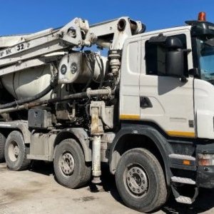 foto pumi 32m pumpa+mix beton CIFA 8x4 Scania domíchávač