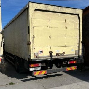 foto valník plachta+roleta Scania P230