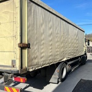 foto valník plachta+roleta Scania P230