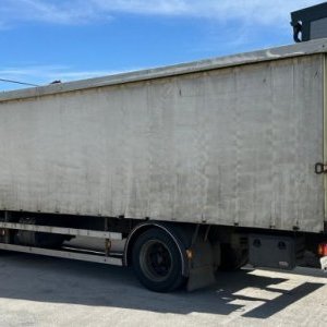 foto valník plachta+roleta Scania P230